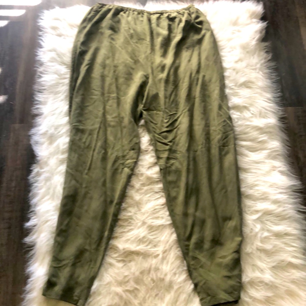 Silk exchange green trouser